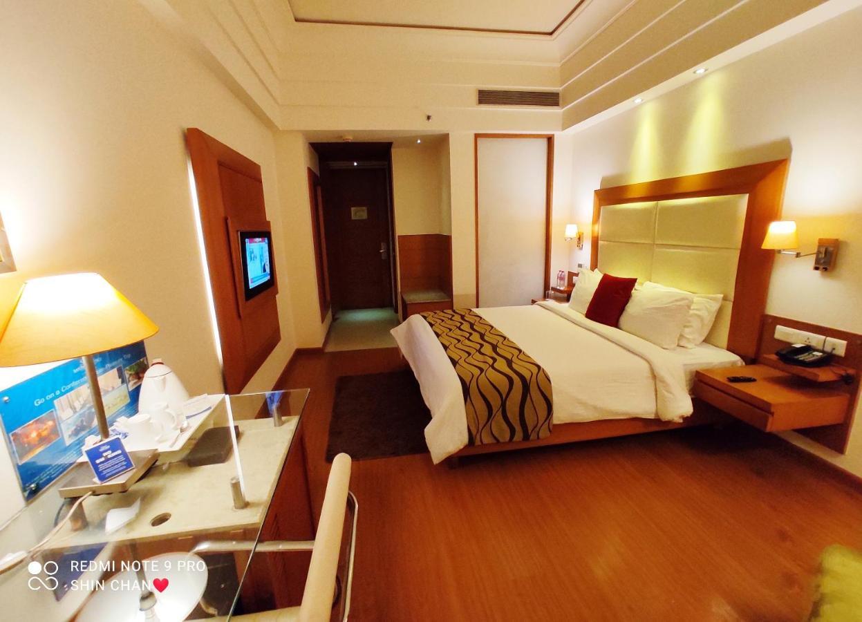 Ambrosia Sarovar Portico Haridwār Exteriör bild