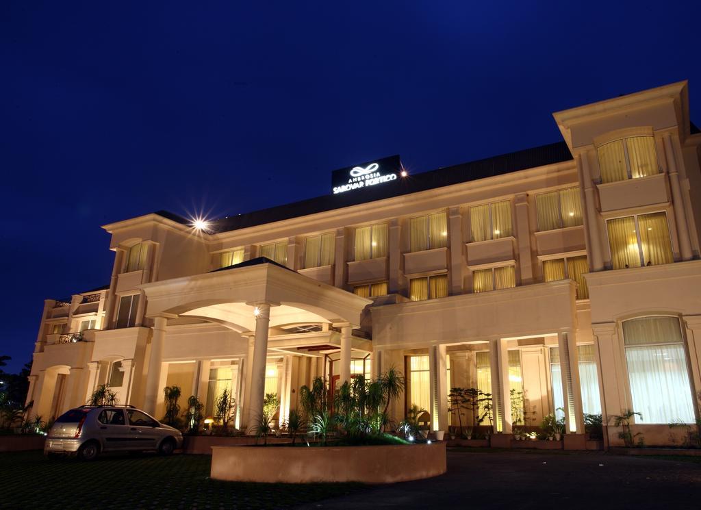 Ambrosia Sarovar Portico Haridwār Exteriör bild