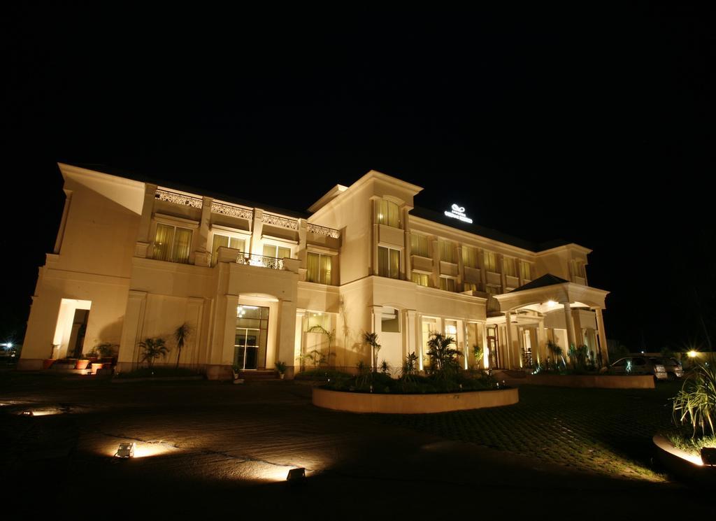 Ambrosia Sarovar Portico Haridwār Exteriör bild
