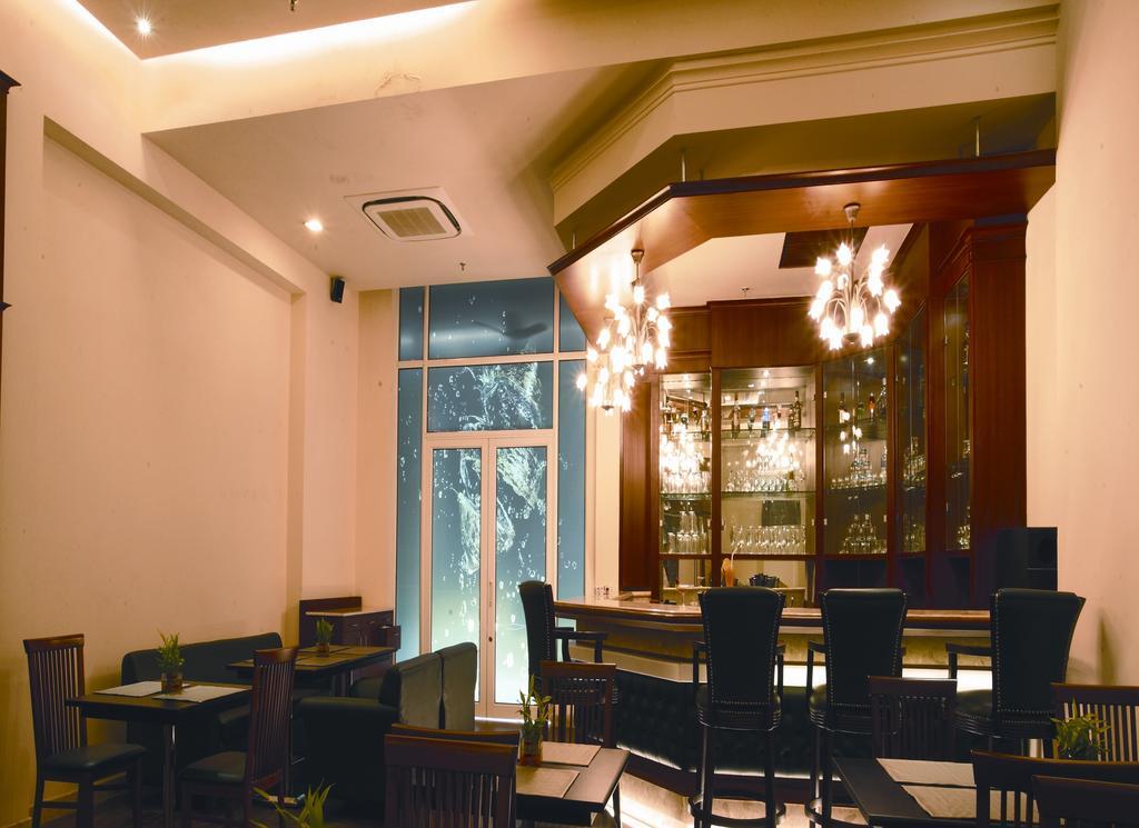 Ambrosia Sarovar Portico Haridwār Exteriör bild