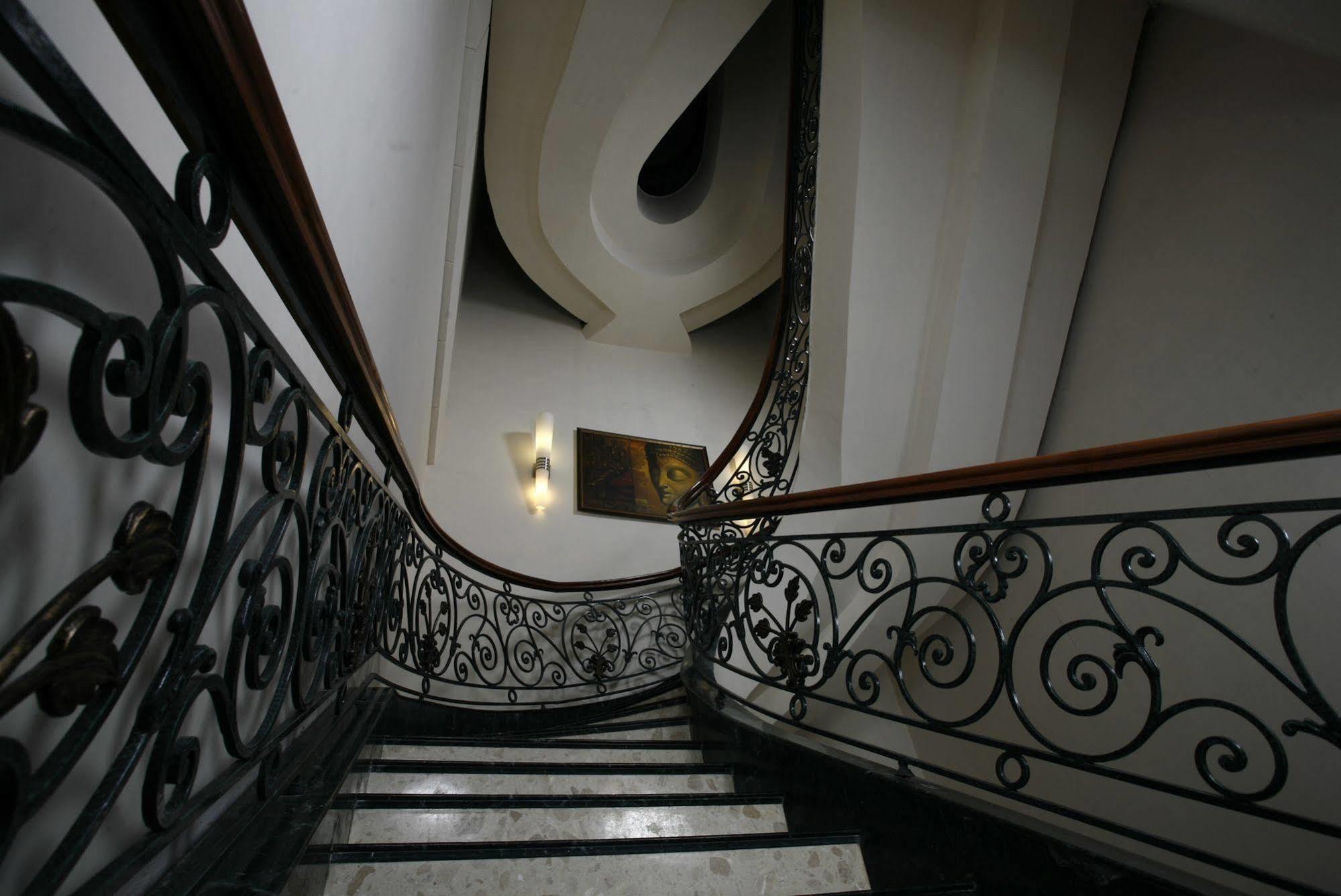 Ambrosia Sarovar Portico Haridwār Exteriör bild