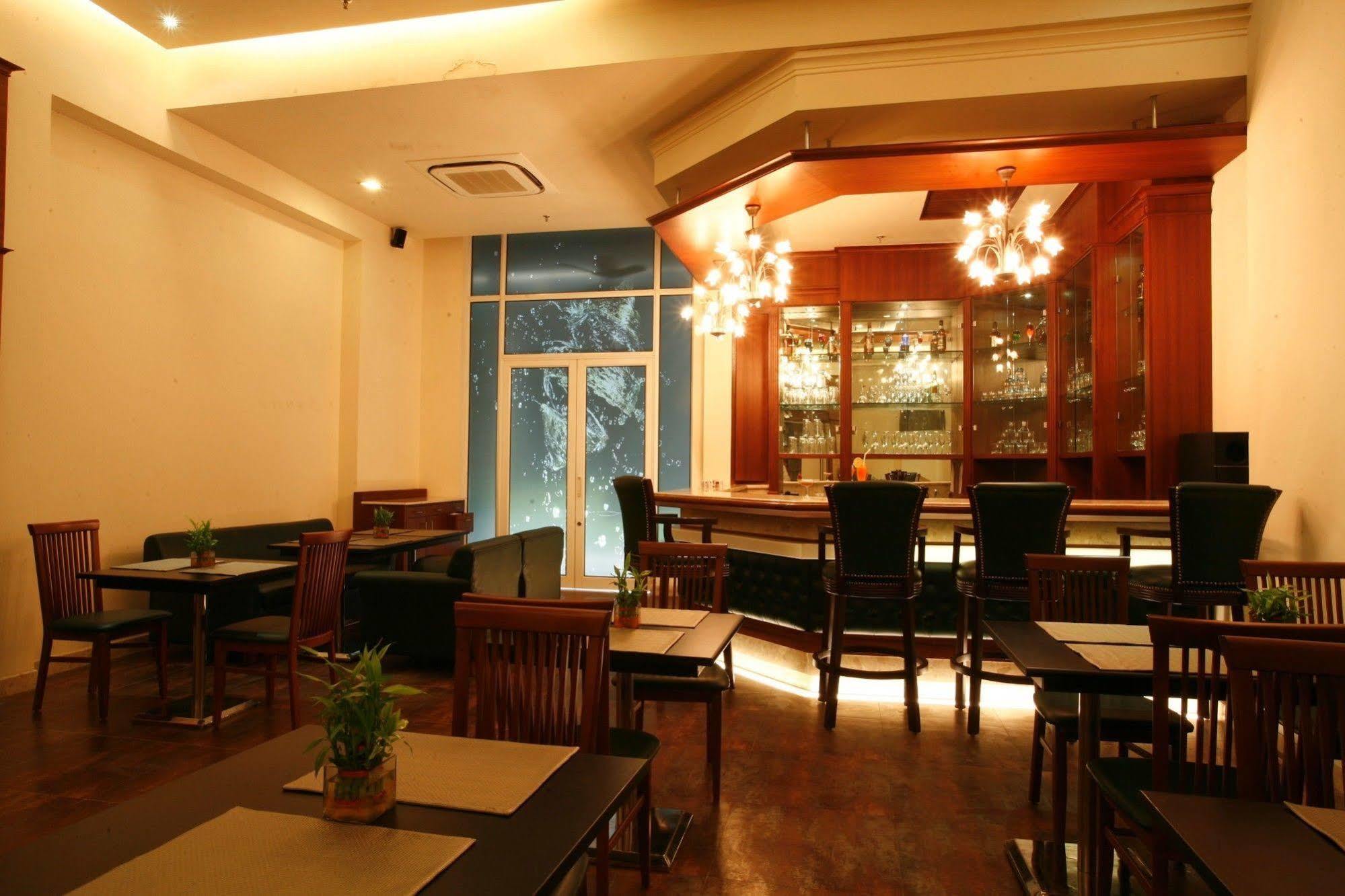 Ambrosia Sarovar Portico Haridwār Exteriör bild