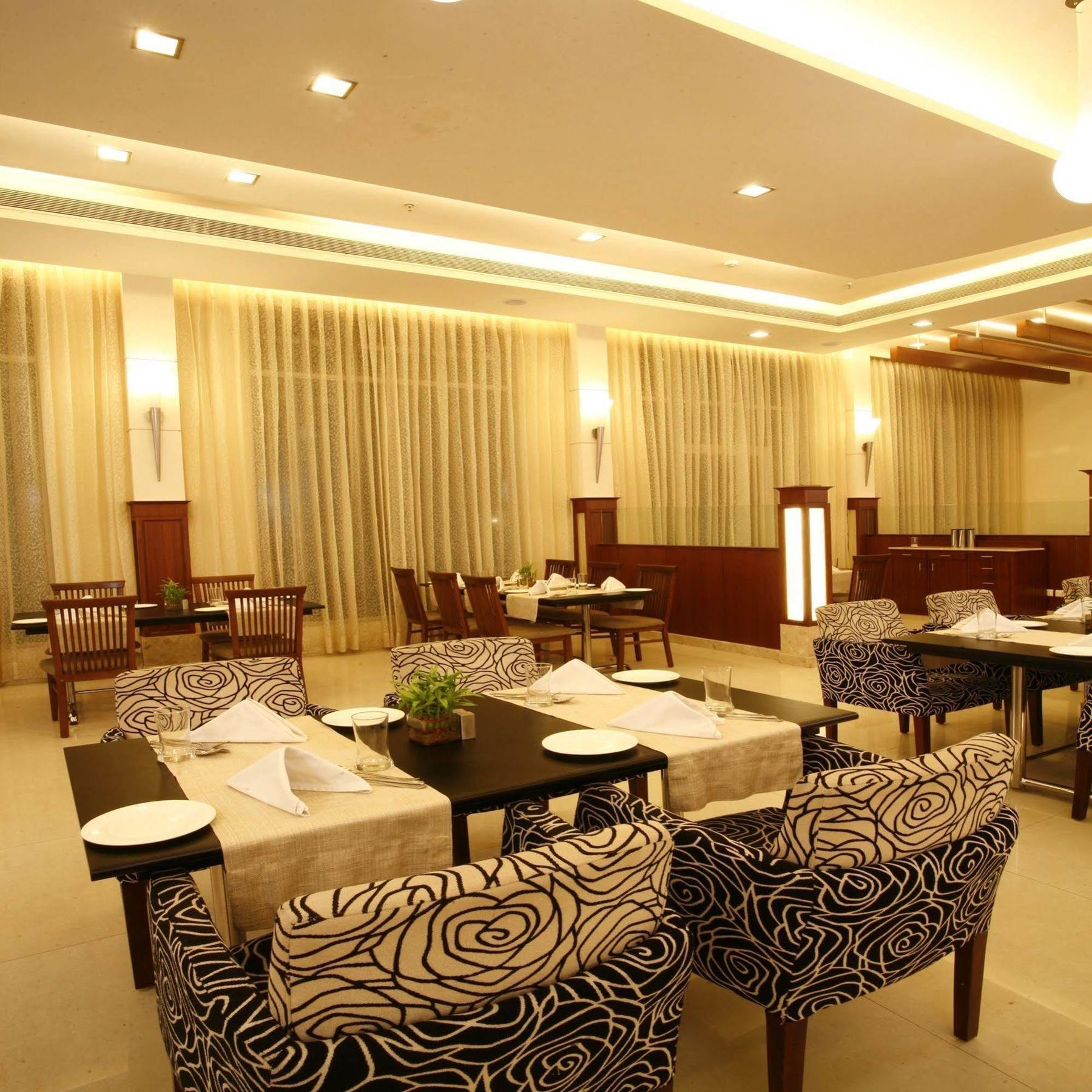 Ambrosia Sarovar Portico Haridwār Exteriör bild